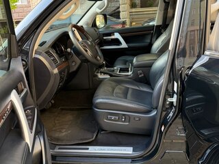 2018 Toyota Land Cruiser 200 Series Рестайлинг 2, чёрный, 6480000 рублей, вид 4