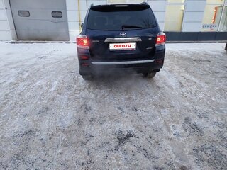 2013 Toyota Highlander II (XU40) Рестайлинг, синий, 1650000 рублей, вид 5