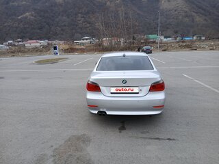 2004 BMW 5 серии 525i V (E60/E61), серебристый, 960000 рублей, вид 5