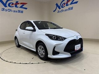 2025 Toyota Yaris IV Рестайлинг, белый, 1485678 рублей, вид 3