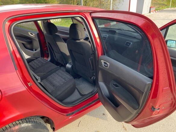 2004 Peugeot 307 I, красный, 300000 рублей - вид 14