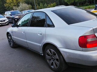 2000 Audi A4 I (B5) Рестайлинг, серебристый, 400000 рублей, вид 2