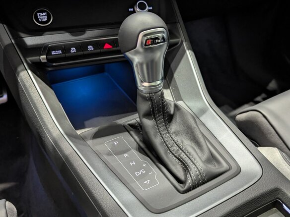 2026 Audi Q3 35 TFSI II (F3), серый - вид 17