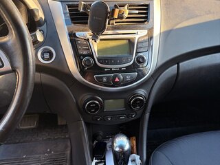 2011 Hyundai Solaris I, белый, 779000 рублей, вид 4