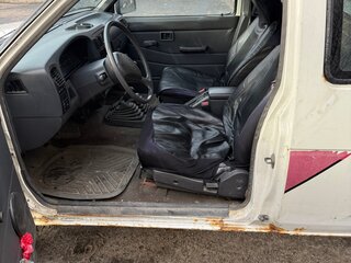 1996 Nissan Navara (Frontier) I (D21), белый, 620000 рублей, вид 4