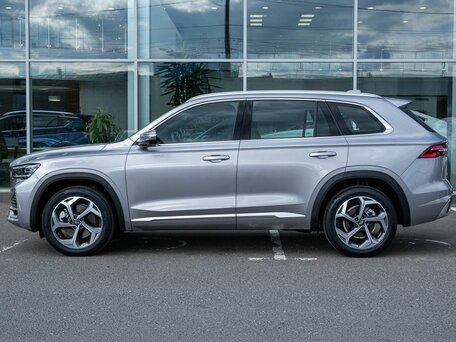 2026 Geely Monjaro I, серебристый, 4954990 рублей, вид 4