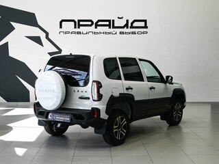 2024 Lada (ВАЗ) Niva Travel I, белый, 1109900 рублей, вид 3