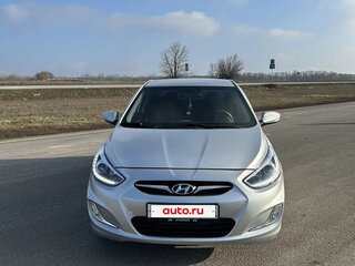 2014 Hyundai Solaris I, серебристый, 750000 рублей, вид 4