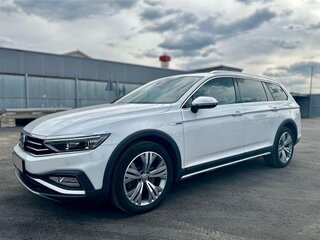2020 Volkswagen Passat Alltrack B8 Рестайлинг, белый, 3000000 рублей, вид 2