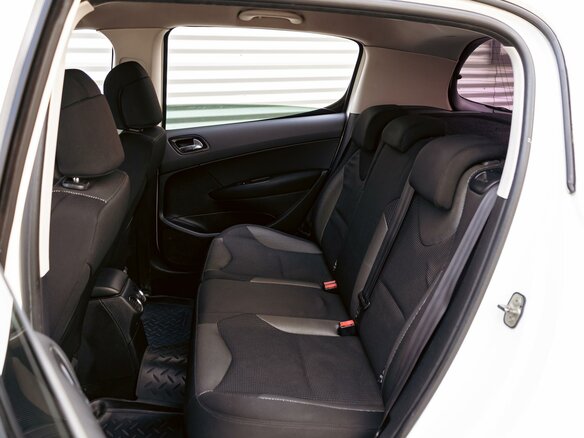 2008 Peugeot 308 I, белый, 595000 рублей - вид 16
