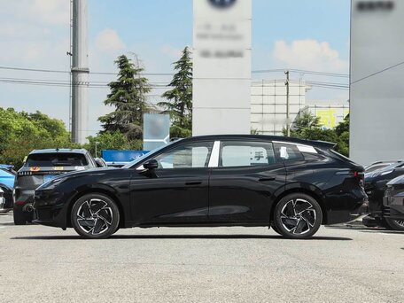 2026 Lynk & Co 07 GT I Рестайлинг, чёрный, 4304000 рублей, вид 3