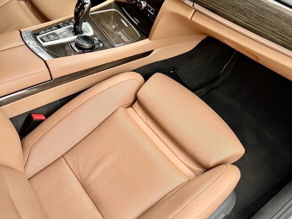 2013 BMW 7 серии 750Li xDrive V (F01/F02/F04) Рестайлинг, серый - вид 7