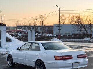 1996 Toyota Mark II VIII (X100), белый, 850000 рублей, вид 3
