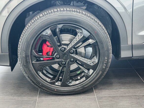 2026 Geely Coolray I Рестайлинг 2, серый, 2964990 рублей - вид 12