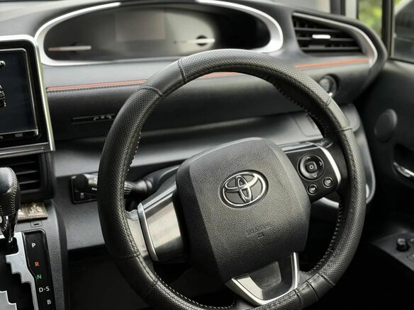 2018 Toyota Sienta II Рестайлинг, серый, 1200000 рублей - вид 13