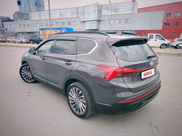 2021 Hyundai Santa Fe IV Рестайлинг, коричневый, 3210000 рублей - вид 3