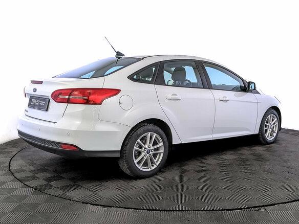 2018 Ford Focus III Рестайлинг, белый - вид 4