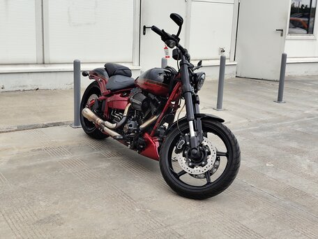 2017 Harley-Davidson CVO Pro Street Breakout, красный, 1950000 рублей, вид 2
