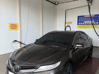 2019 Toyota Camry VIII (XV70), серый, 2465000 рублей, вид 4