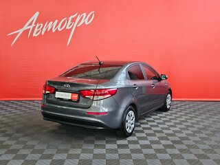 2017 Kia Rio III Рестайлинг, серый, 1130000 рублей, вид 5