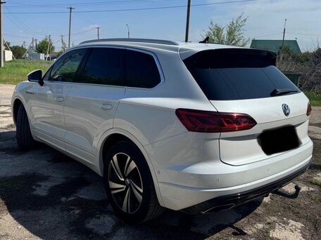 2019 Volkswagen Touareg III, белый, 4400000 рублей, вид 4