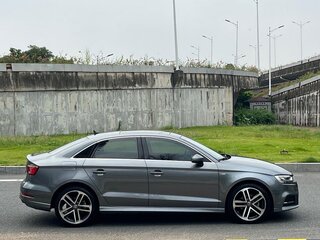 2018 Audi A3 III (8V) Рестайлинг, серебристый, 1670700 рублей, вид 4