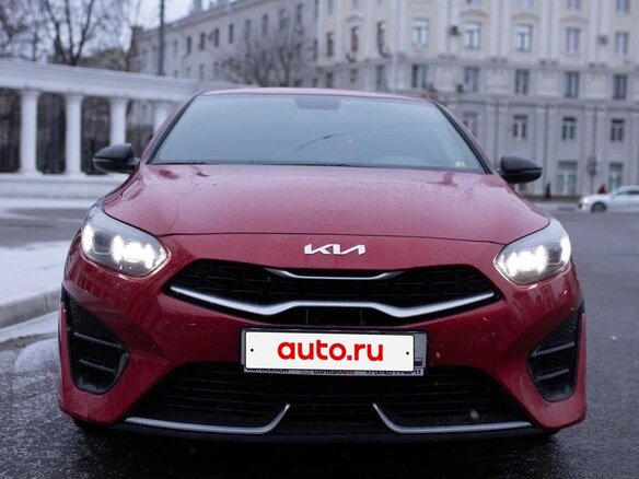 2021 Kia Ceed III Рестайлинг, красный, 2420000 рублей - вид 21
