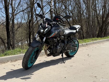 2022 Yamaha MT-07 (FZ-07), серый, 990000 рублей, вид 1