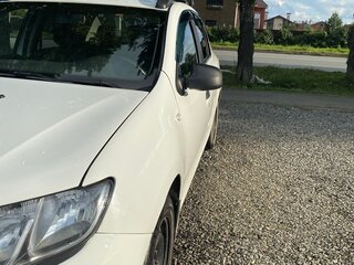 2018 Renault Logan II, белый, 700000 рублей, вид 3