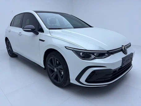 2023 Volkswagen Golf VIII, серый, 1925000 рублей, вид 1