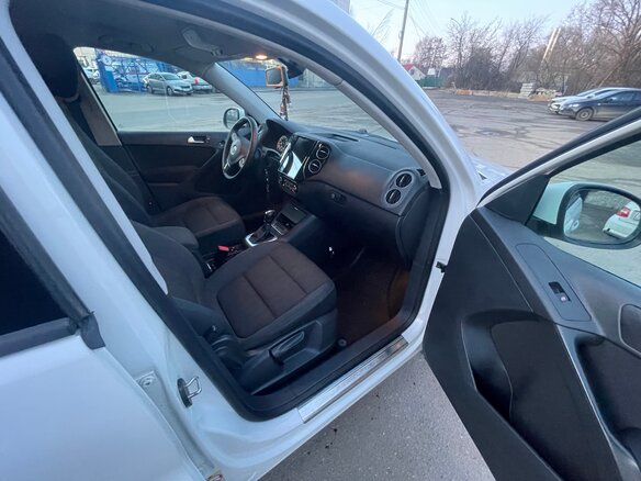 2011 Volkswagen Tiguan I Рестайлинг, белый, 1080000 рублей - вид 5