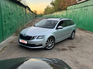 2017 Skoda Octavia III (A7) Рестайлинг, серебристый, 1800000 рублей, вид 1