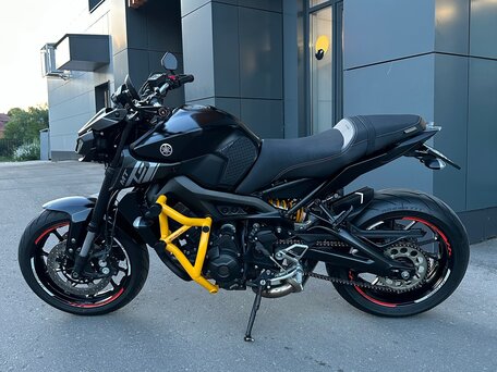 2017 Yamaha MT-09 (FZ-09), чёрный, 820000 рублей, вид 4