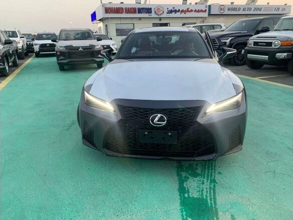 2025 Lexus IS 300 III Рестайлинг 2, серый, 6240000 рублей - вид 2