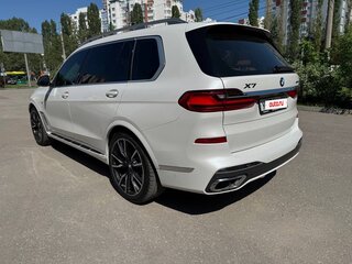 2022 BMW X7 40i I (G07), белый, 8600000 рублей, вид 4