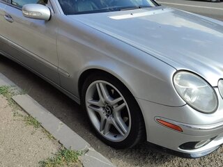 2004 Mercedes-Benz E-Класс 320 III (W211, S211), серебристый, 850000 рублей, вид 3