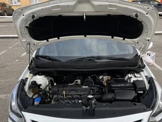 2015 Hyundai Solaris I Рестайлинг, белый, 890000 рублей, вид 4