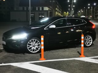 2017 Volvo V40 II Рестайлинг, чёрный, 1350853 рублей, вид 3
