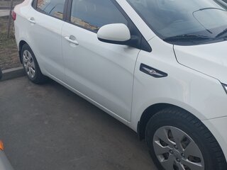 2012 Kia Rio III, белый, 600000 рублей, вид 2