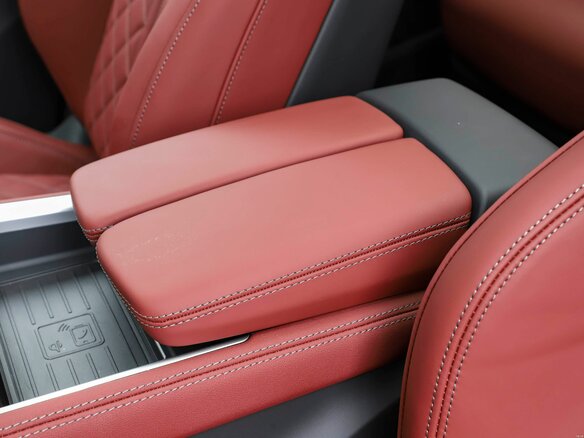 2026 Audi Q6 45 TFSI, чёрный, 5990000 рублей - вид 9