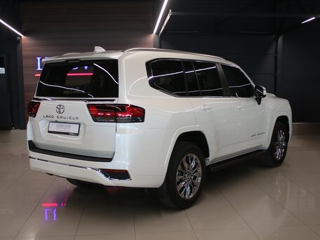 2026 Toyota Land Cruiser 300 Series, белый, 12888000 рублей, вид 5