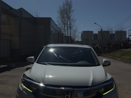 2022 Honda Vezel I Рестайлинг, белый, 1420000 рублей, вид 3