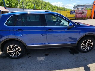 2018 Volkswagen Tiguan II, синий, 3050000 рублей, вид 2