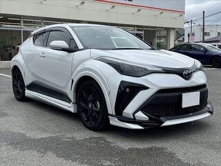 2022 Toyota C-HR I Рестайлинг, белый, 1618000 рублей, вид 3