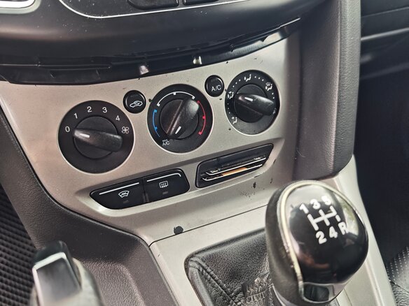 2012 Ford Focus III, коричневый - вид 20