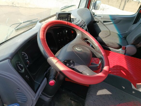 2016 КамАЗ 65208, красный, 5284450 рублей - вид 6
