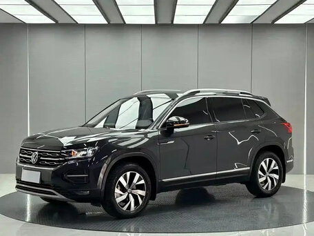2022 Volkswagen Tayron I, чёрный, 2700000 рублей, вид 1