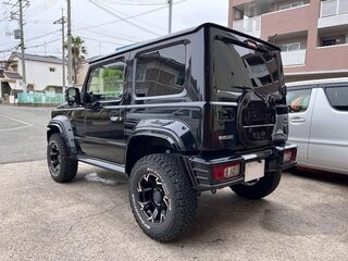 2023 Suzuki Jimny Sierra IV, чёрный, 1877000 рублей, вид 5