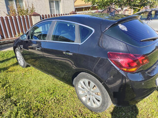 2011 Opel Astra J, чёрный, 600000 рублей, вид 4