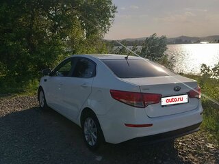 2016 Kia Rio III Рестайлинг, белый, 1067000 рублей, вид 2